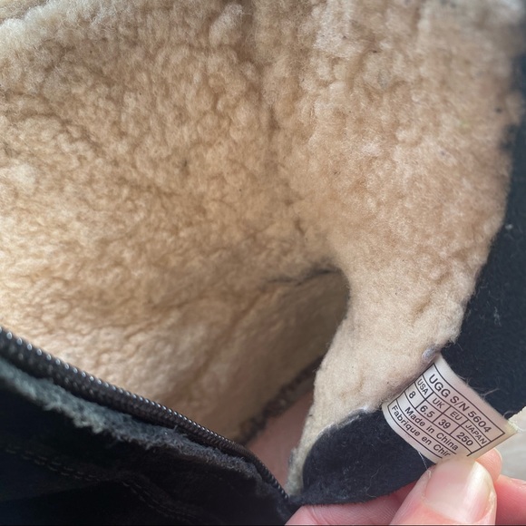 CLOSET CLOSING UGG Endell Suede Moto Harness Lug Boots - Picture 5 of 8